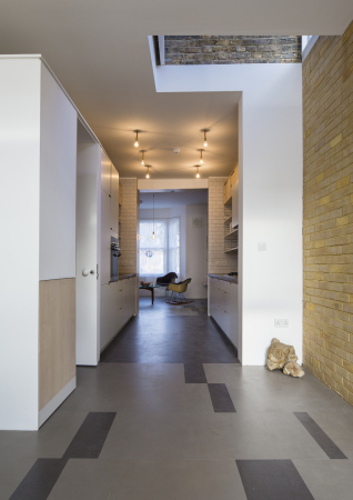 Tsuruta Architects, London, England, House of Trace, Einfamilienhaus, Anbau, Umbau, Sanierung, alte Bausubstanz, Fassade, facade, reconstruction, Glas, Ziegelstein, brick, glass, Holz, wood, house, housing, single family house
