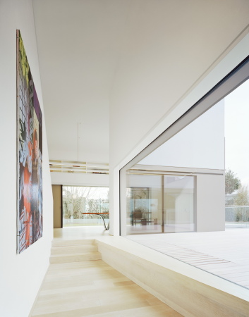 Steimle Architekten, Villa, Brigida Gonzales, Einfamilienhaus, Stuttgart, Deutschland, Pool, Fassade, Fenster, Terrasse, terrace, Salon, Garten, Sichtbeton, Beton, concrete, Galeriegang