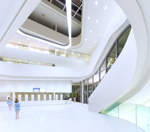 Montforthaus, Feldkirch, �sterreich, Austria, Hascher Jehle, Haus der Kulturen, Kongress, Messe, Event, Theater, B�hne, R�sslepark, Kultur, culture, Treppe, stairs, Musik, Licht, Beleuchtung, B�hnentechnik, Fassade, facade, Naturstein, Stein, stone, K�rnung, Jurakalkstein