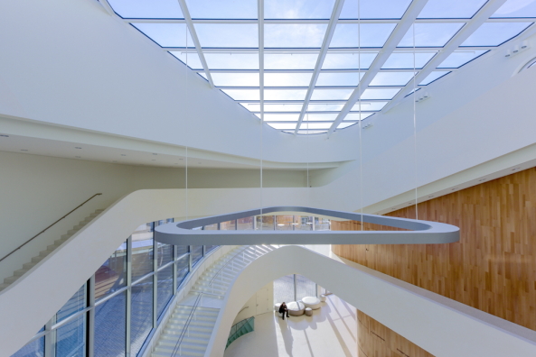 Montforthaus, Feldkirch, sterreich, Austria, Hascher Jehle, Haus der Kulturen, Kongress, Messe, Event, Theater, Bhne, Rsslepark, Kultur, culture, Treppe, stairs, Musik, Licht, Beleuchtung, Bhnentechnik, Fassade, facade, Naturstein, Stein, stone, Krnung, Jurakalkstein