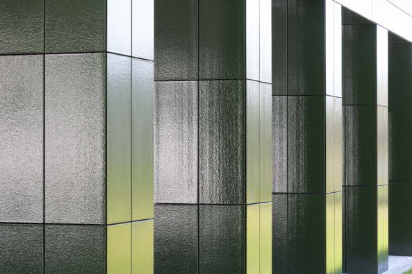 Verlagsgebude, Regensburg, Steidle Architekten, 2015, 93047 Regensburg, Kumpfmhler Strae 15, Neubau, Verwaltungsbau, Verwaltung, office building, administration, Mittelbayerischer Verlag, Block, Building, Newsroom, Bahngleise, Bahnhof, grn, Fassade, Kacheln, Pfeiler, Prallscheibe, Grundrisse, floor plans, stefan müller naumann