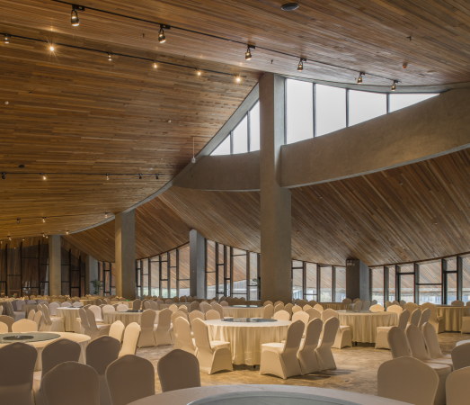 AIM Architecture; Wendy Saunders; Vincent de Graaf; Mount Luofo; Resort; Spa; Ensemble; Hotsprings Resort; Hotel Mianyang; Ruff Well Water Resort; Ferienanlage; Neubau; Wellness-Architektur; Regionales Bauen; China