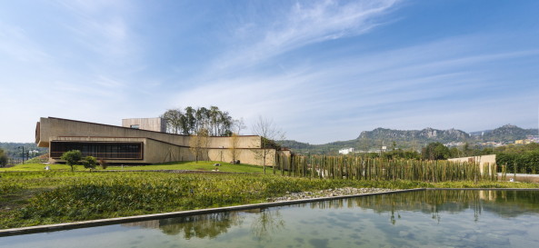 AIM Architecture; Wendy Saunders; Vincent de Graaf; Mount Luofo; Resort; Spa; Ensemble; Hotsprings Resort; Hotel Mianyang; Ruff Well Water Resort; Ferienanlage; Neubau; Wellness-Architektur; Regionales Bauen; China