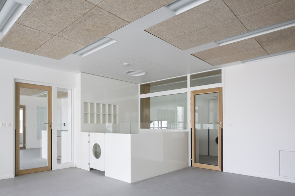 beton, Aluminiumverkleidung, aluminium perforated skin, reinforced concrete, Gaetan Le Penhuel, Paris, Kita, kindergarden, Sozialwohnung, social housing