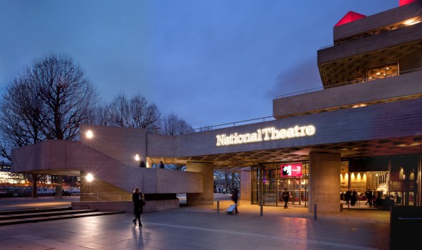 Haworth Tompkins, National Theatre in London, National Theatre, Theatre, Theater, refurbishment, Renovierung, Umbau, Sanierung, Ausbau, Sir Denys Lasdun, England, London, Dorfman Theatre, NT Future, conservation, Denkmalpflege, Themse, Thames, Neubau, Fassade, facade, Glas, glass, Glasfassade, concrete, Beton