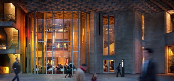 Haworth Tompkins, National Theatre in London, National Theatre, Theatre, Theater, refurbishment, Renovierung, Umbau, Sanierung, Ausbau, Sir Denys Lasdun, England, London, Dorfman Theatre, NT Future, conservation, Denkmalpflege, Themse, Thames, Neubau, Fassade, facade, Glas, glass, Glasfassade, concrete, Beton