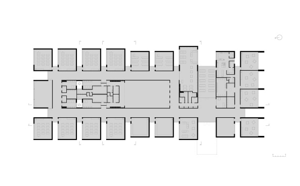 Fonte de Angeo, Vagos, Jose Campos, brick, Backstein, Neubau, grundschule, primary schhol, kindergarten, kindergarden, nursery, public school, ffentlich, Ziegelstein, rot, braun, 2015, Gebude, Stadtrand, Portugal, Miguel Marcelino, Wettbewerb, competition, Bume, NAtur, Umgebung, Schatten, Bildung, education, Schulzentrum