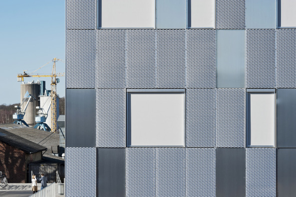 CEBRA; architects; Odense; Bildungszentrum; Neubau; Erwachsenenbildung; HF&VUC Fyn; Dnemark; Schulbau; Schulneubau; Lernumgebung; Kurven; Holzboden; Atrium