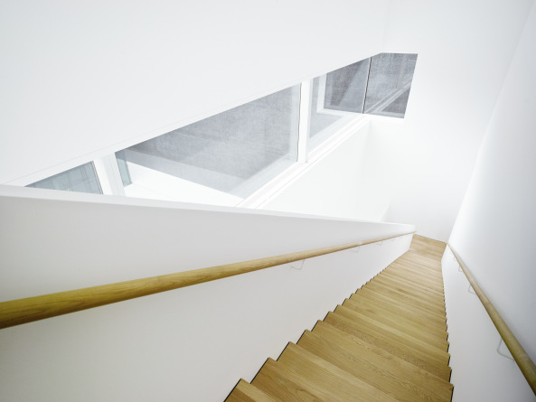 Ortsbeton, Kunst, White Cube, Wrfel, geschliffener Beton, schwarz, wei, Fenstrabnd, unteriridisch, Meinrad Morger, Heinrich Degelo, Christian Kerez, Fortunat Dettli, Vaduz, concrete