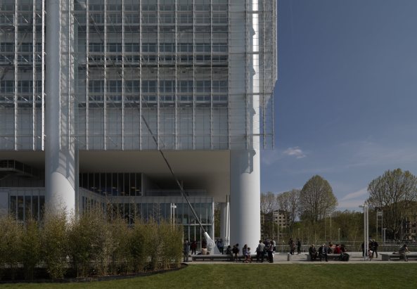 Turin, Italien, Renzo Piano, Intesa Sanpaolo, Neubau, 2015, Fertigstellung, Hochhaus, Turm, tower, highrise, Fassade, Glas, glass, facade, Garten, garden, Verwaltung, office, B�ro, gemischte Nutzung, mixed use, variable Nutzung, Infrastruktur, Wintergarten, winter garden, Doppelfassade, double skin facade