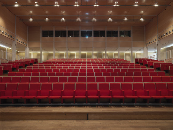 Turin, Italien, Renzo Piano, Intesa Sanpaolo, Neubau, 2015, Fertigstellung, Hochhaus, Turm, tower, highrise, Fassade, Glas, glass, facade, Garten, garden, Verwaltung, office, B�ro, gemischte Nutzung, mixed use, variable Nutzung, Infrastruktur, Wintergarten, winter garden, Doppelfassade, double skin facade