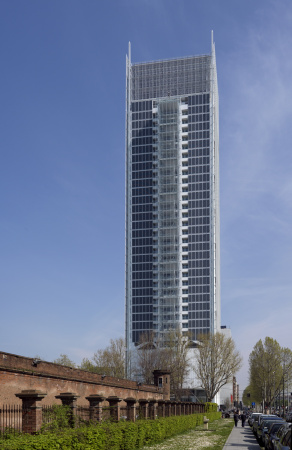 Turin, Italien, Renzo Piano, Intesa Sanpaolo, Neubau, 2015, Fertigstellung, Hochhaus, Turm, tower, highrise, Fassade, Glas, glass, facade, Garten, garden, Verwaltung, office, Bro, gemischte Nutzung, mixed use, variable Nutzung, Infrastruktur, Wintergarten, winter garden, Doppelfassade, double skin facade