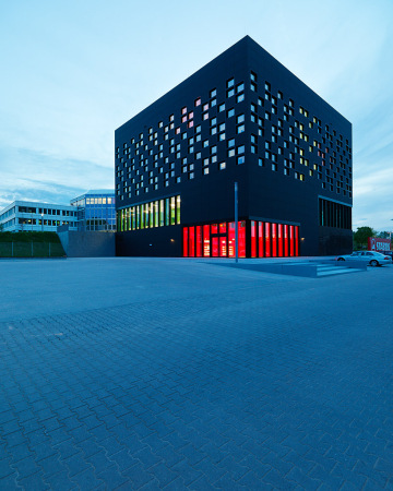 mvm architekt + starke architektur; Heroldsberg; Schwan Stabilo; Stabilo Cube; Schwarzer W�rfel; Fineliner; Farbe; corporate architecture; Markenarchitektur; Neubau; Paul Ott