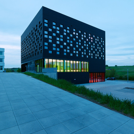 mvm architekt + starke architektur; Heroldsberg; Schwan Stabilo; Stabilo Cube; Schwarzer W�rfel; Fineliner; Farbe; corporate architecture; Markenarchitektur; Neubau; Paul Ott