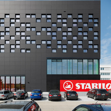 mvm architekt + starke architektur; Heroldsberg; Schwan Stabilo; Stabilo Cube; Schwarzer W�rfel; Fineliner; Farbe; corporate architecture; Markenarchitektur; Neubau; Paul Ott