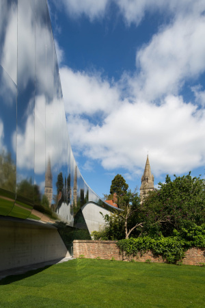 Beton, concrete, stainless steel, Fassade Stahl, Zaha Hadid, Oxford Investcorp Building, Glas, Holz, wood, St. Antony's College