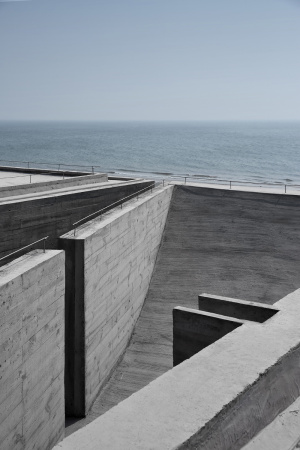 library, Bibliothek, Seashore Library, Nandaihe, China, Vector Architects, 2014, Beton, concrete, solid, pure, Ozean, Strand, Licht, light, Glas, glass, pivot wall, Ausblick, view, Stahl, steel, Dach, Tonnendach, arched roof, Meditation, Holz, wood