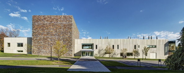 Felststein, Kreis, cercle, segment, concrete, Beton, rectangle, Hamilton-College, Clinton, USA,  Machado Silvetti Architects, Boston, Arts Center, Kennedy Center
