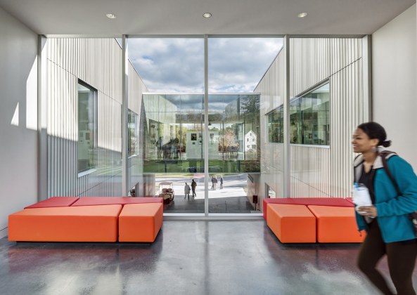 Felststein, Kreis, cercle, segment, concrete, Beton, rectangle, Hamilton-College, Clinton, USA,  Machado Silvetti Architects, Boston, Arts Center, Kennedy Center