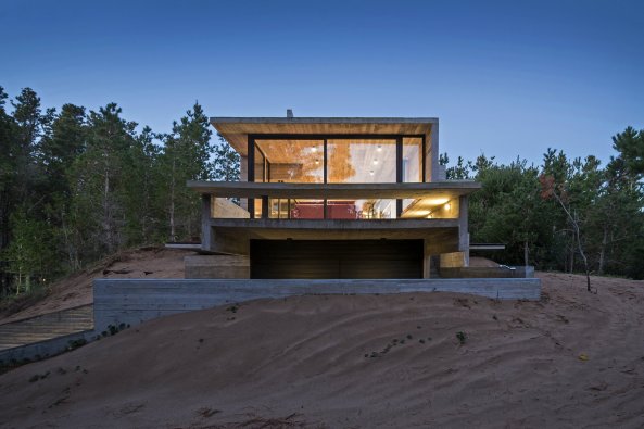 Wein House, Wohnhaus, Haus, Wohnen, housing, house, Buenos Aires, Beton, concrete, Casa, Wald, Landschaft, D�nen, dunes, forest, Villa, Hang, Erschlie�ung, Rampe, ramp, beam, Balken