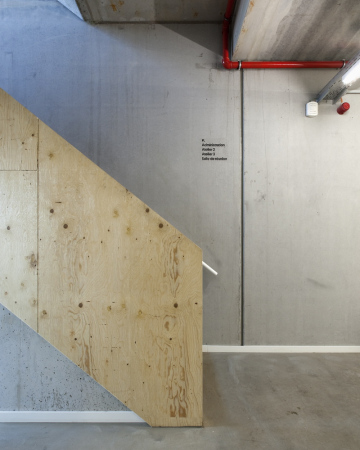 cultural center, Belgien, Andenne, Label Architecture, Ausstellung, exhibition, office, Bro, Fluss, river, Landschaft, landscape, Holz, wood, Fassade, facade, Schwarz, Fotografie, Fotodruck, Glas, glass, Beton, concrete