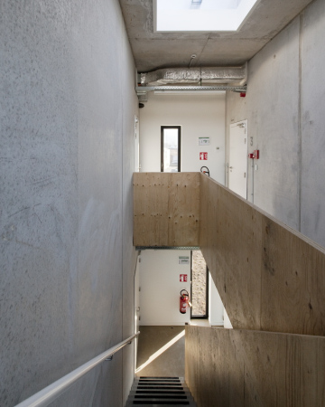 cultural center, Belgien, Andenne, Label Architecture, Ausstellung, exhibition, office, Bro, Fluss, river, Landschaft, landscape, Holz, wood, Fassade, facade, Schwarz, Fotografie, Fotodruck, Glas, glass, Beton, concrete