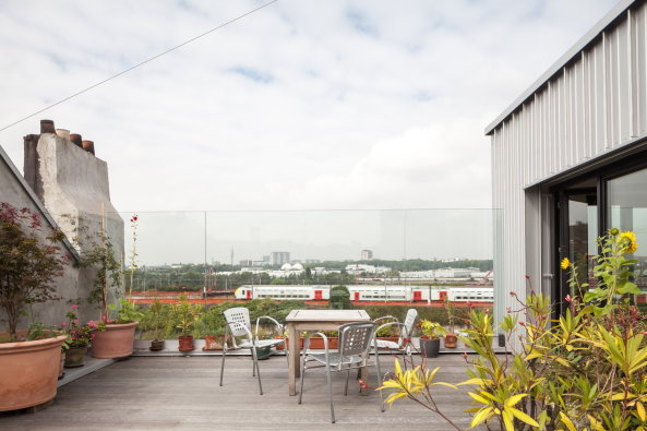 stekke + fraas, brutopia, housing, Neubau, Metallfassade, Wohnungsbau, Belgien, Baugruppe, Holz, Ausbau, Platten, Metallfassade, Blech, Dachterrasse, Wasser, Tim Van de Velde, Vielfalt, diversity, Ritterstrae, R50, wood, metal, terrace, water, Flu, Balkone, gnstig, billig, cheap, low cost, low tech, 2015, 2014, Forest, Avenue Van Volxem 387