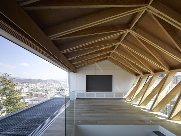 Apollo Architects, Japan, Matsuyama, Ehime, Wrap, Haus, Wohnen, housing, house, Fassade, facade, Stahlplatte, Stahl, steel, Holz, wood, Schiebetr, Ausblick, Aussicht, view, Grau, Grey, Dach, roof