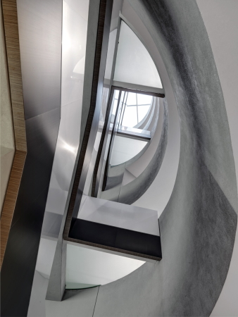 giussaniarch, Roberto Giussani, Andrea Balestrero, Andrea Martiradonna, Mailand, Milan, Neubau, Data centre, centre, office, B�ro, Verwaltung, Muster, Farbe, Kacheln, Platten, Einschnitt, cut, facade, void, silence, Stille, Ruhe, Foyer, Atrium, Gewegung, Flow, movement, 2015, �bergang, transition, innen au�en, glas, flass, Milchglas, Milano, 20132, Via Siusi 7, Italy, Italien, S�deuropa