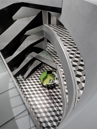 giussaniarch, Roberto Giussani, Andrea Balestrero, Andrea Martiradonna, Mailand, Milan, Neubau, Data centre, centre, office, B�ro, Verwaltung, Muster, Farbe, Kacheln, Platten, Einschnitt, cut, facade, void, silence, Stille, Ruhe, Foyer, Atrium, Gewegung, Flow, movement, 2015, �bergang, transition, innen au�en, glas, flass, Milchglas, Milano, 20132, Via Siusi 7, Italy, Italien, S�deuropa