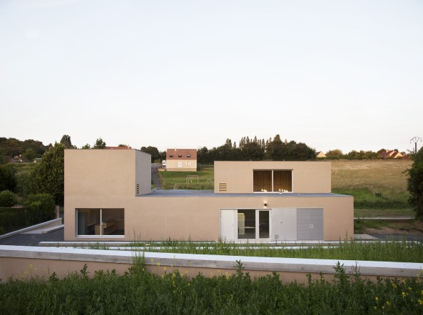 Clement Guillaume; Boidot & Robin architectes; Gemeindesaal; Saint Pierre des Bois; Elsass; helles Haus, Kuben im Dorf; fumoir; Neubau; Frankreich