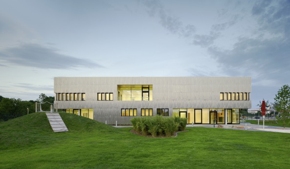 2014, 2012, JSWD, Architektur, St�dtebau, Essen, Quartier, Chaix & Morel, Bauabschnitt, Thyssen Krupp, Campus, St�dtebau, Stadt, B�ro, Verwaltung, Westflanke, Miniapolis, Westflanke, Typologie, Konferenzzentrum, Gussstahlfabrik, Geb�udefl�gel, Deutsches Rotes Kreuz, Headquarter, Corporate Architecture. Stahl, Metall, Aluminium, Loggia, Kinder, Kindertagesst�tte, Stadtumbau, urban renewal, industrial area, Atrium, Gussstahlfabrik, 1818, JSWD Architekten, Essen, K�ln, 45143