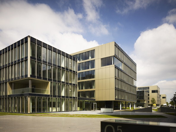 2014, 2012, JSWD, Architektur, Stdtebau, Essen, Quartier, Chaix & Morel, Bauabschnitt, Thyssen Krupp, Campus, Stdtebau, Stadt, Bro, Verwaltung, Westflanke, Miniapolis, Westflanke, Typologie, Konferenzzentrum, Gussstahlfabrik, Gebudeflgel, Deutsches Rotes Kreuz, Headquarter, Corporate Architecture. Stahl, Metall, Aluminium, Loggia, Kinder, Kindertagessttte, Stadtumbau, urban renewal, industrial area, Atrium, Gussstahlfabrik, 1818, JSWD Architekten, Essen, Kln, 45143