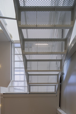 Minih�user, Architektur, Stadt, Tokio, Japan, 2014, 2015, Kleinod, small houses, japanese, architecture, smart, Einfamilienhaus, Kakko House, Neubau, Osaka city, Yoshihiro Yamamoto, Residence, Yoshihide Isomoto, Galvanized Steel Sheet, verzinkter Stahl, Stahlkonstruktion, Osaka Prefecture University, Kyoto Institute of Technology, narrow house, schmales Haus, durchl�ssig, luftig, leichte Konstruktion, Asahi-ku, Stadtteil, Hafenstadt, Metall, Glas, glass, Keishiro Yamada