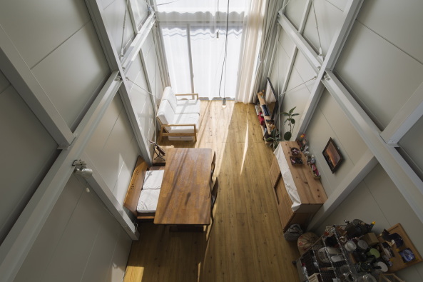 Minih�user, Architektur, Stadt, Tokio, Japan, 2014, 2015, Kleinod, small houses, japanese, architecture, smart, Einfamilienhaus, Kakko House, Neubau, Osaka city, Yoshihiro Yamamoto, Residence, Yoshihide Isomoto, Galvanized Steel Sheet, verzinkter Stahl, Stahlkonstruktion, Osaka Prefecture University, Kyoto Institute of Technology, narrow house, schmales Haus, durchl�ssig, luftig, leichte Konstruktion, Asahi-ku, Stadtteil, Hafenstadt, Metall, Glas, glass, Keishiro Yamada