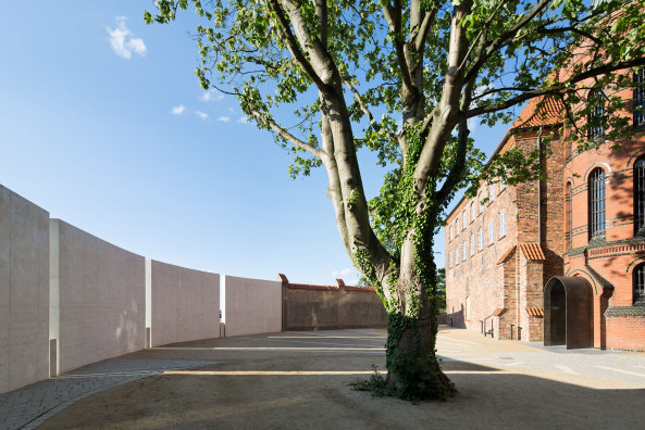 Europ�isches Hansemuseum in L�beck, Moderne Backsteingotik, Backstein, Ziegel, Bricks, Studio Andreas Heller Architects and Designers, Werner Huthmacher, L�beck, Andreas Heller, Bauen im Bestand, Umbau, Erweiterung, Museum, Ornament, Fassade, Altbau, Altstadt L�beck, BauNetz, Baunetz-Meldungen, Architektenprofile, Baukosten, Neubau, Architektur, Architekt