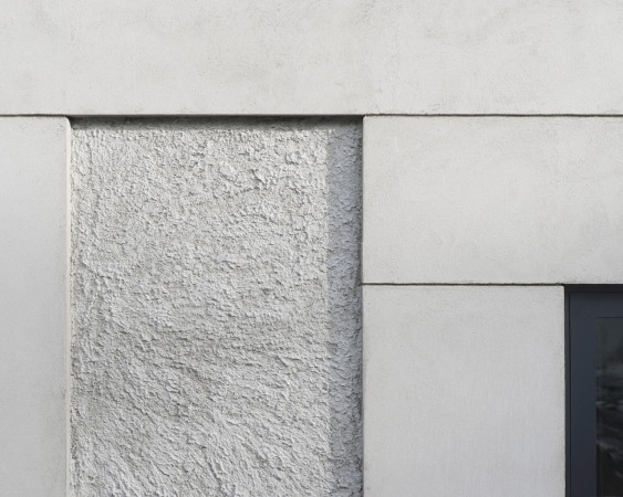 Nacka, Sweden, Schweden, Wohnungsbau, Haus, Villa,  Skuru, Hermansson, Hiller, Lundberg, Stockholm, wei, hell, klassizistisch, classic, classicism, new building, 2015, Sulen, Columns, shadows, plateau, Meer, Ferienhaus, seaside, pavillion, Monolith, monolithisch, tectonics, tektonisch, Mikael Olsson