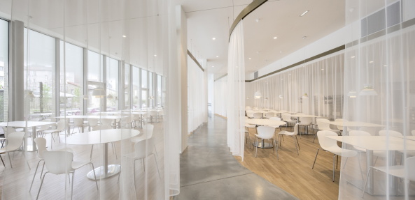 Neubau, Paris, Verlagshaus, Architektur, Vanves, 2015, Hachette Livre, France, Frankreich,, 58 Rue Jean Bleuzen, 92170, Jacques Ferrier Architectures, Stphane Vigoureux, Agence TER, 2010, Wettbewerb, Fassade, Unschrfe, verwischt, hell, Lochblech, Metall, Einschnitte, Bro, office, corporate, Glas,