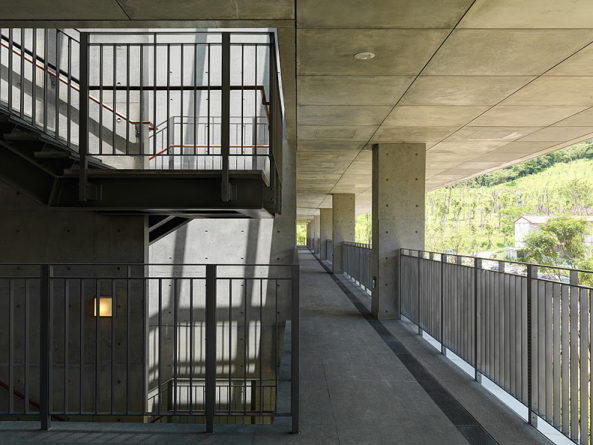concrete, arts cetner, Taiwan, Dharma Drum Institute of Liberal Arts, Sporthalle, Studentwohnheim, Beton, Anlage, Vernacular, Tropical Architecture