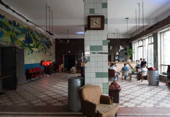 Architektur; Social Media Strategie;Moskau; Russland; KOSMOS architects; EMA; Zwischennutzung; Revitalisierung; Installation; Intervention; Yuri Palmin;