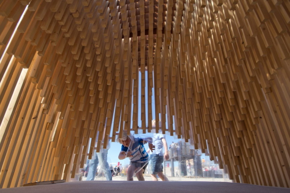 uit hout gesneden  studio Plots