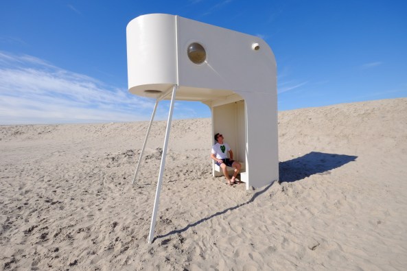 Amsterdam, camping, urban, Annette van Driel, Francis Nijenhuis, DS, landscape architects, studio plots, ijburg, temporr, kunst, bernachtung, urlaub, centrumeiland, niederlande, holland, strand, objekte, architekurobjekte