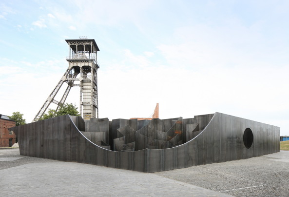 Stahl, steel, Genk, Belgium, C.Mine, Pieterjan Gijs, Arnout van Vaerenbergh, Labyrint, labyrinth, art installation, Kunstinstallation