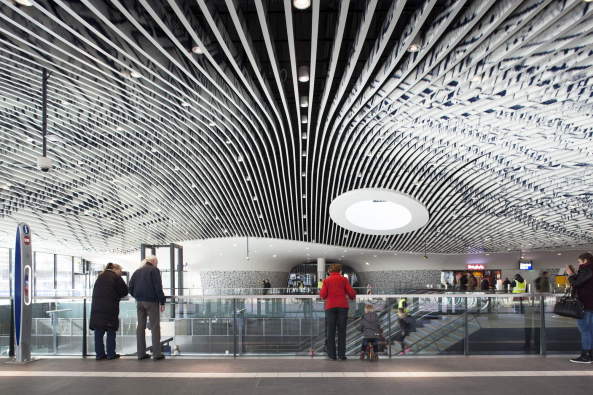 delft, bahnhof, delft station, mecanoo, architekten, infrastruktur, deckenstruktur, neubau, rathaus, niederlande, lamellen, decke, halle, bahnhofshalle, harry cock