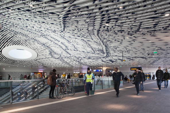 delft, bahnhof, delft station, mecanoo, architekten, infrastruktur, deckenstruktur, neubau, rathaus, niederlande, lamellen, decke, halle, bahnhofshalle, harry cock