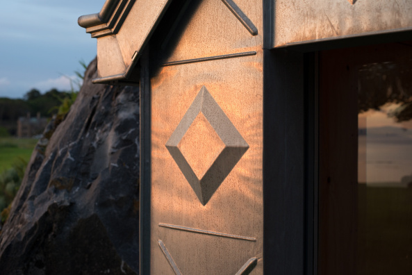 Zink, zinc, granite, Granit, Wood, Holz, Scotland, Schottland, Eddie Blake, Studio Weave, Knstlerstudio, Bach, stream, Atlantic sea, coast, Atlantischer Ozean, Chiesa del Gesu Napoli, Naples, Facade, Fassade