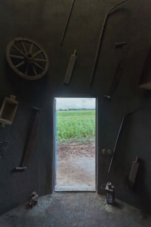 Lehm, Stroh, Museum, rurale Arbeit, rural work, museum, clay, straw, Russia, Russland, Architekturfestival, Land, Werkzeuge, traditionell, Bauer, Handwerk, Handarbeit, manual work, column, S�ule, Sergei Tchoban, Agniya Sterligova, Claude-Nicolas Ledoux