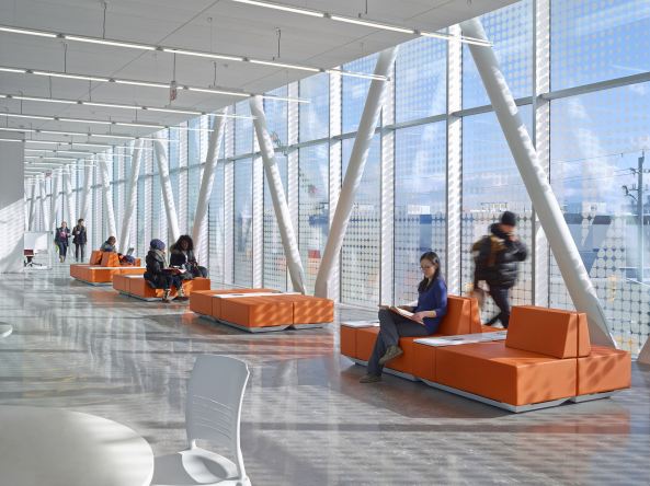 Mac Lennan Jaunkalns Miller Architects; MJMA; Toronto; Centennial College Ashtonbee Campus Library; Student Hub; Campuserweiterung; Neubau; Brckegebude; Bibliothek; Studentenzentrum; Kanada; Shai Gil