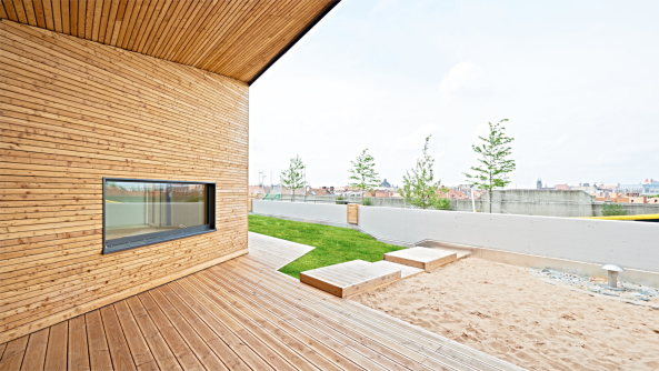 Kita, N�rnberg, Kindergarten, Kindertagesst�tte, Umbau, Neubau, Umnutzung, Parkhaus, Parkdeck, parking, remodeling, redesign, renovation, kids, Nuremberg, conversion, parking garage, on top, Dach, Autos, Beton, Siebziger, S�dstadt, Musikhaus Klier, Erdgeschoss, Klaudia Schreiner, Bayerisches Roten Kreuz, querw�rts Fotodesign, Andreas Klier, 2015, Fertigstellung, Wolke 10