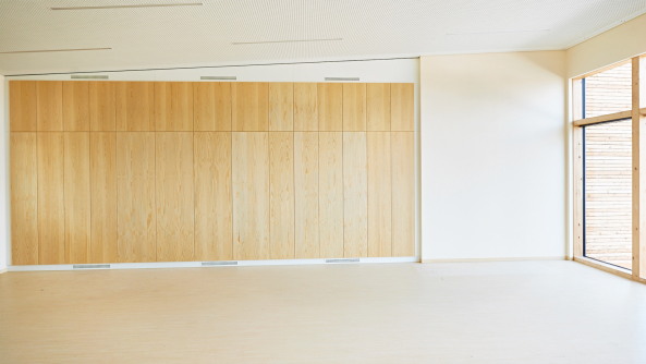 Kita, N�rnberg, Kindergarten, Kindertagesst�tte, Umbau, Neubau, Umnutzung, Parkhaus, Parkdeck, parking, remodeling, redesign, renovation, kids, Nuremberg, conversion, parking garage, on top, Dach, Autos, Beton, Siebziger, S�dstadt, Musikhaus Klier, Erdgeschoss, Klaudia Schreiner, Bayerisches Roten Kreuz, querw�rts Fotodesign, Andreas Klier, 2015, Fertigstellung, Wolke 10